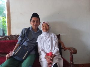 Menikmati Tradisi Sungkeman untuk Pertama Kalinya
